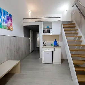 Prime Location Stylish Flats Apartman