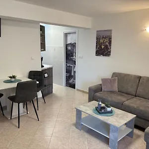 apartments-vilma-lovran.primorje-gorskikotar.com/